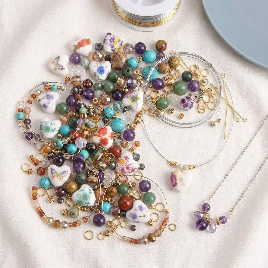 How to choose beads for necklaces using different materials and bead shapes