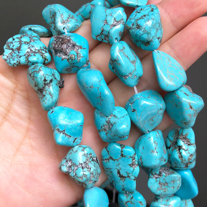 Pépites de forme libre de howlite bleue
