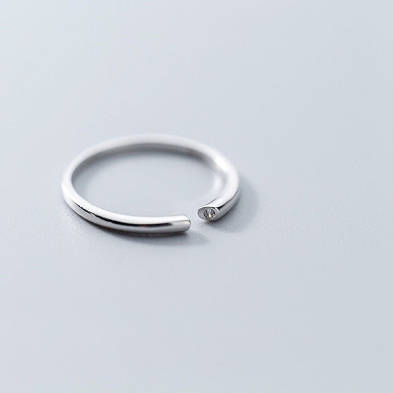 Minimalist Geometric Line Ring