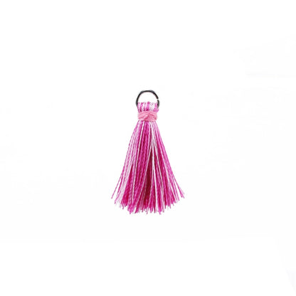 10 à 20 pendentifs à petits pompons en coton de 2 cm.