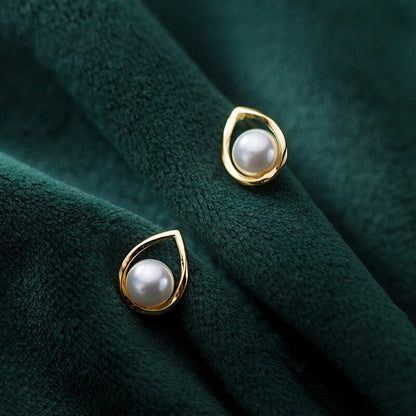 Charm Drop Water Pearl Earring