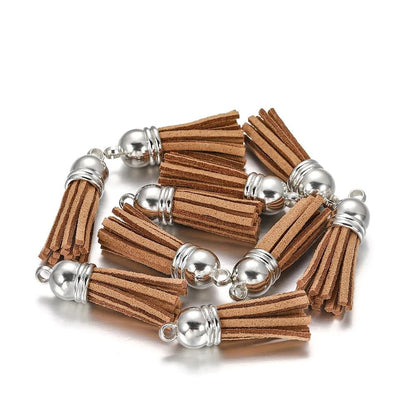 60 pendentifs en cuir vintage avec pampilles de 38 mm.