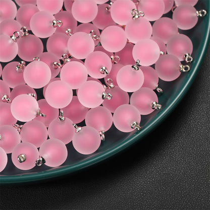 Pendentif à breloques rondes en résine givrée