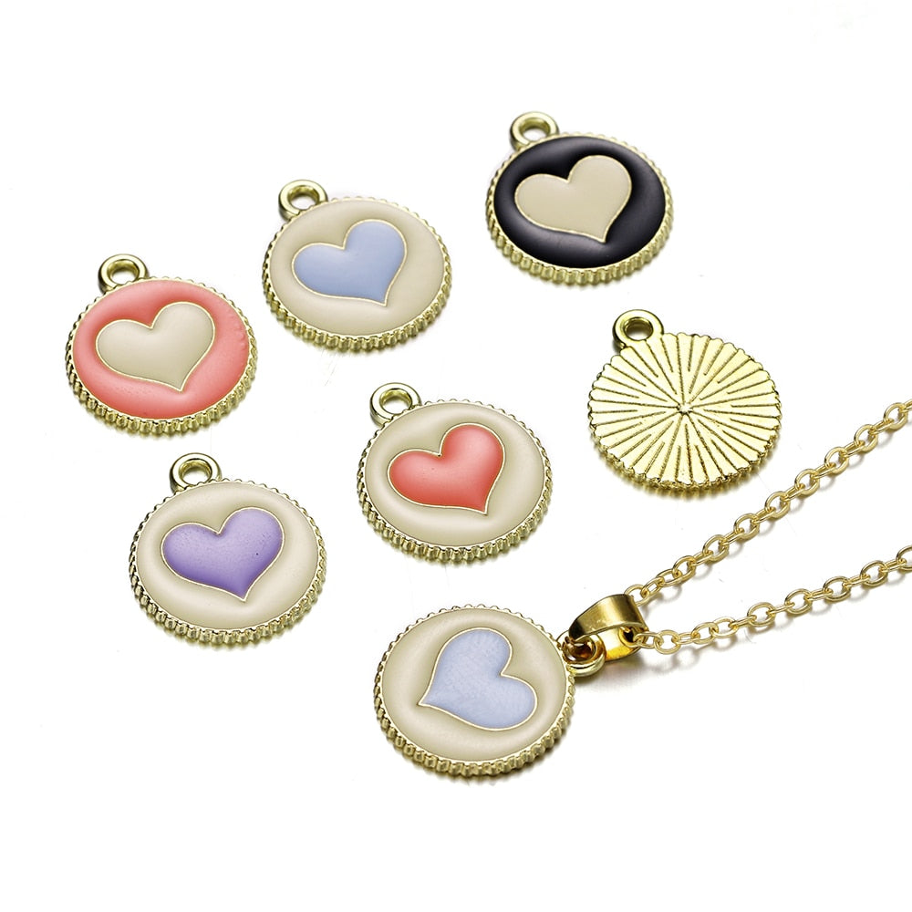 10 pendentifs ronds en alliage en forme de cœur et d'amour